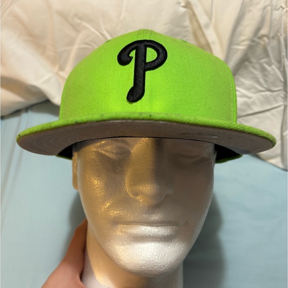 Phillies Flatbrim Cap - Picture 2 of 5